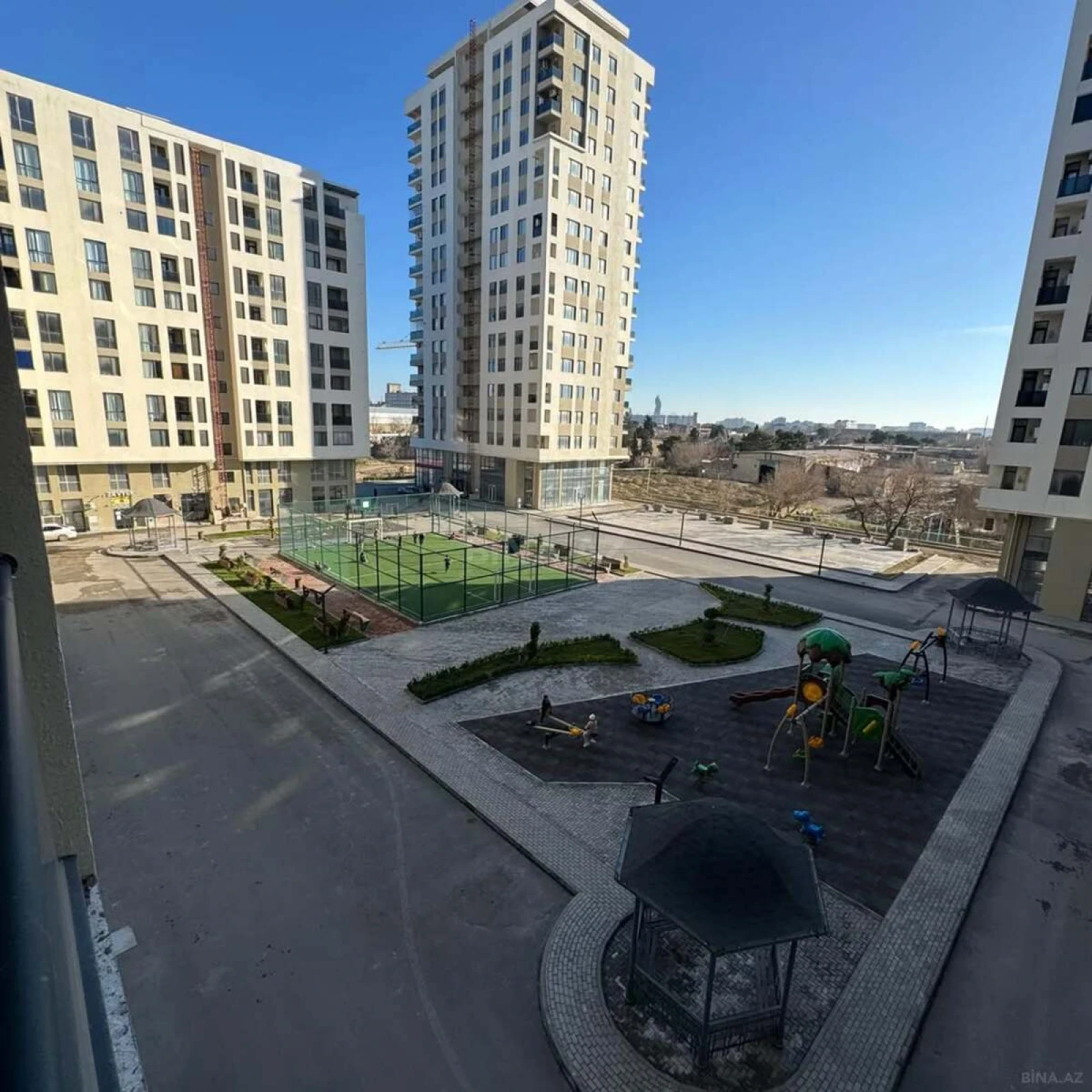 Satılır 3 otaqlı mənzil 102 m²