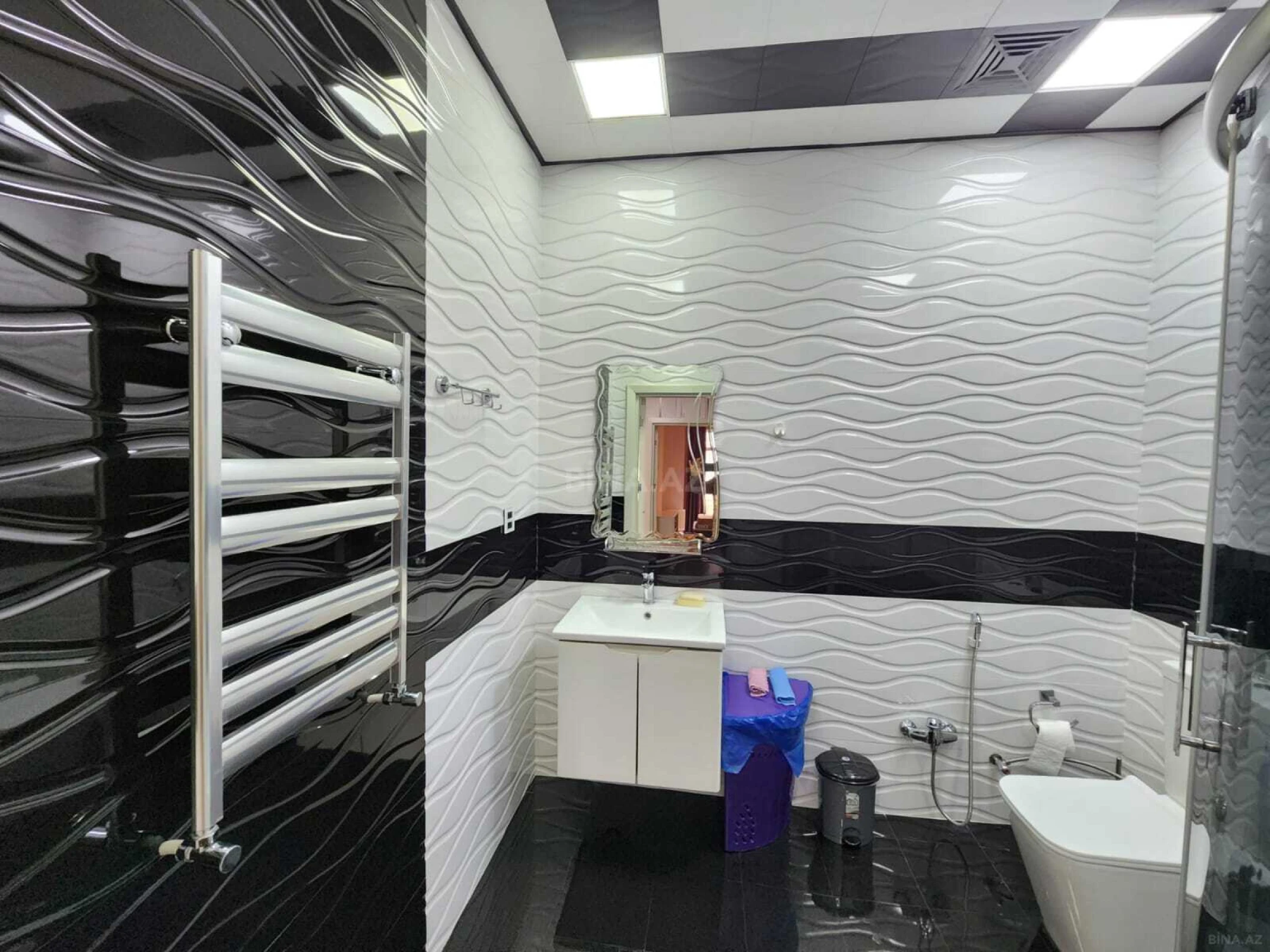 Kirayə verilir 2 otaqlı mənzil 107 m²