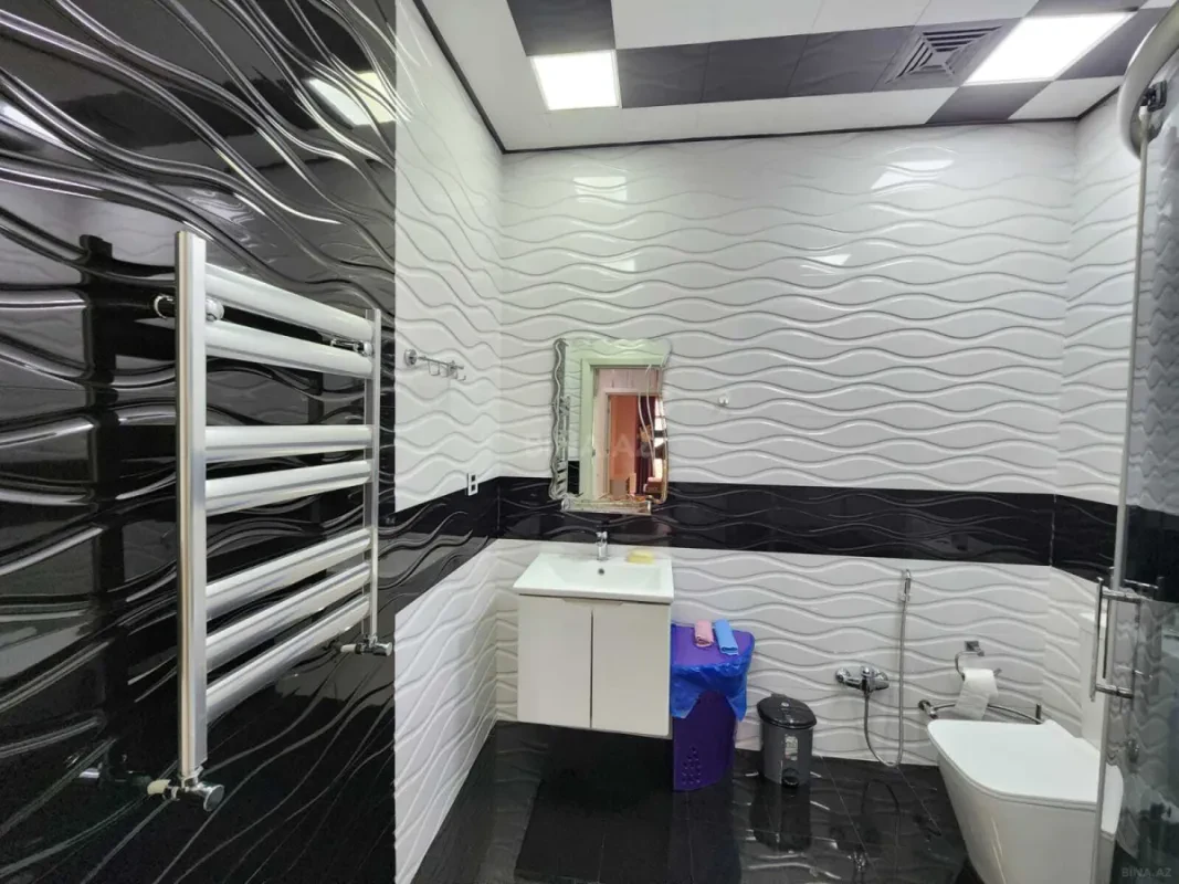 Kirayə verilir 2 otaqlı mənzil 107 m²