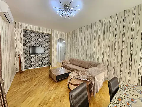 Kirayə verilir 2 otaqlı mənzil 107 m² — Bakı 2 otaq 107.00 m²