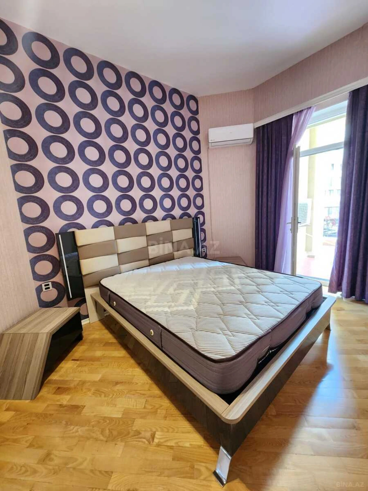 Kirayə verilir 2 otaqlı mənzil 107 m²