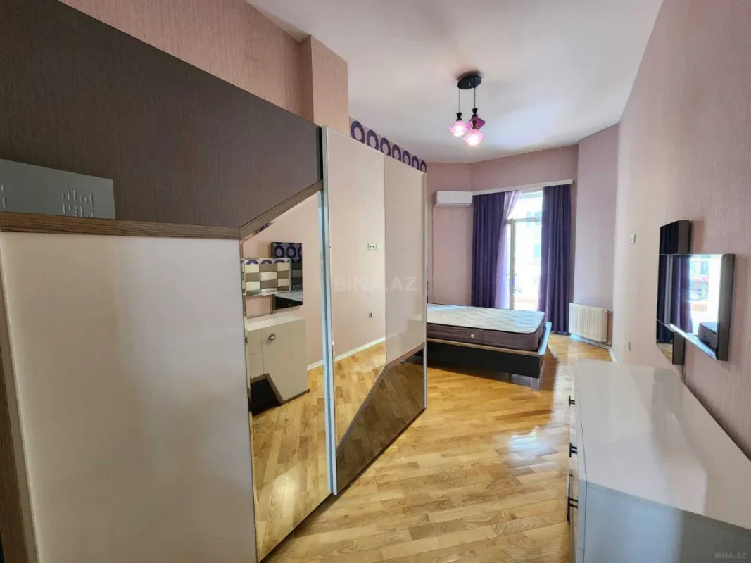 Kirayə verilir 2 otaqlı mənzil 107 m²