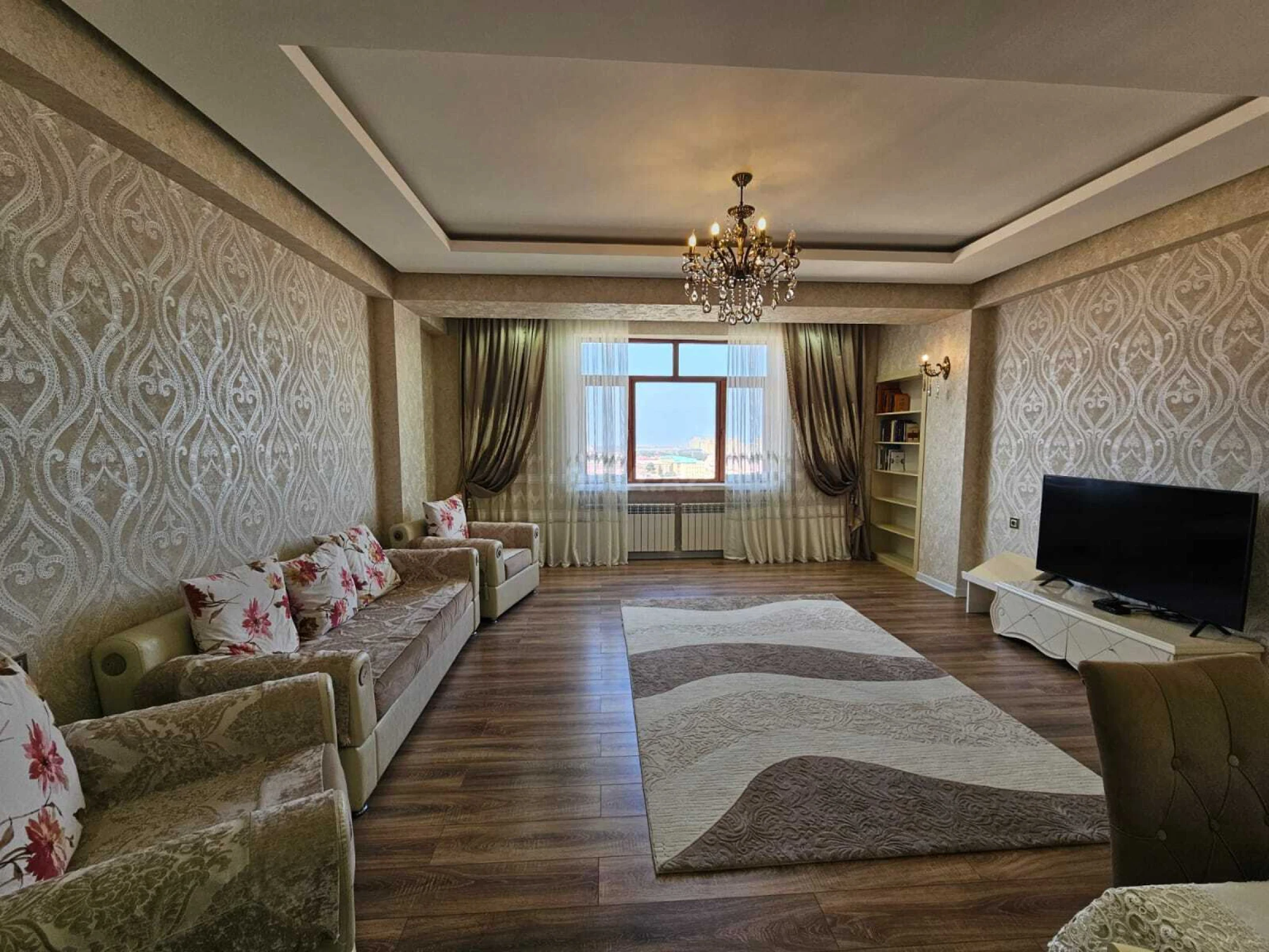Satılır 3 otaqlı mənzil 133 m²