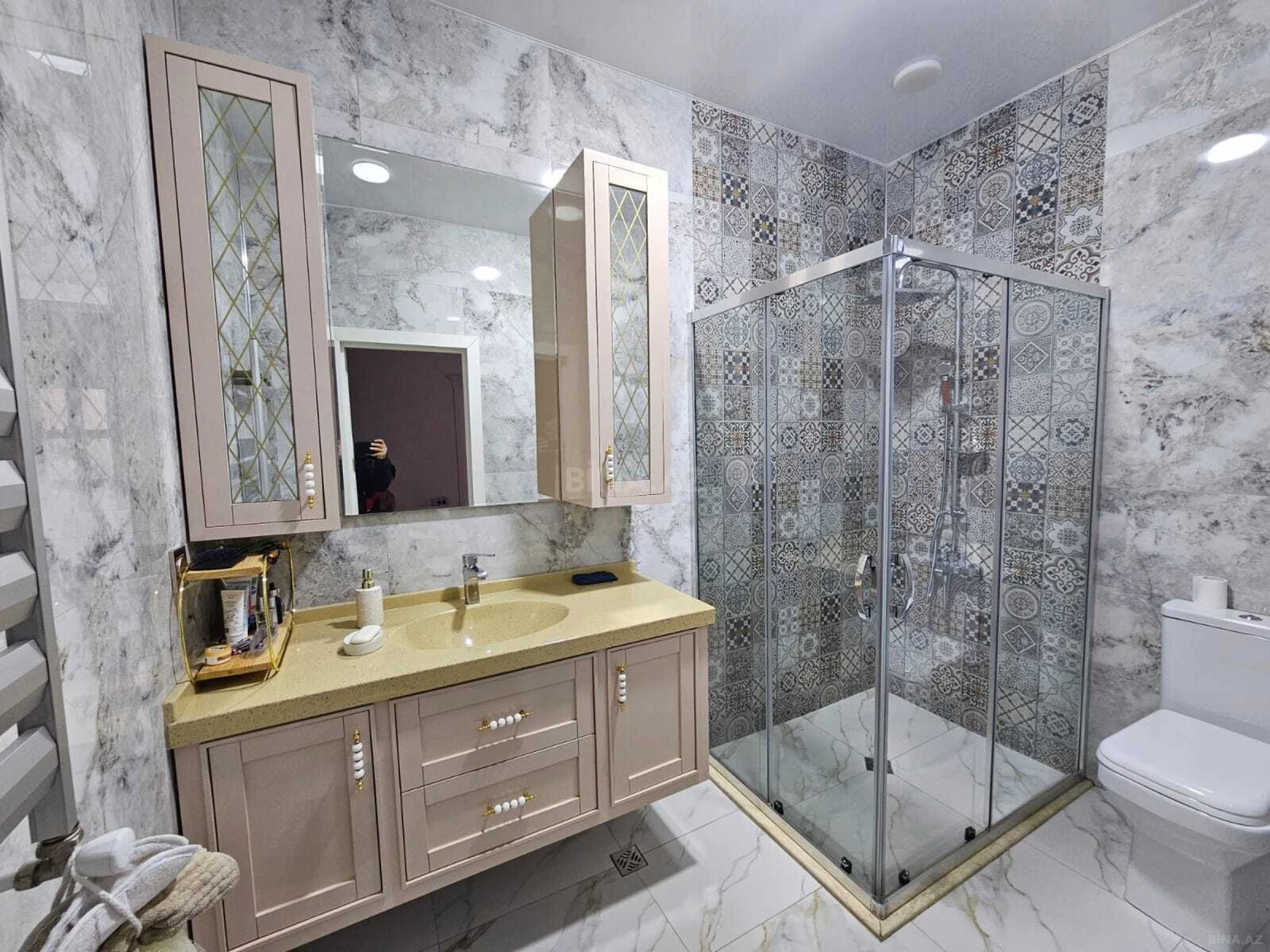 Satılır 3 otaqlı mənzil 133 m²