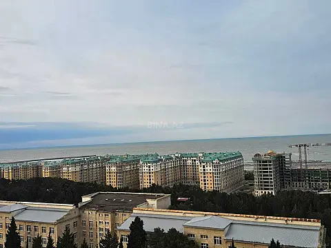 Satılır 3 otaqlı mənzil 133 m²