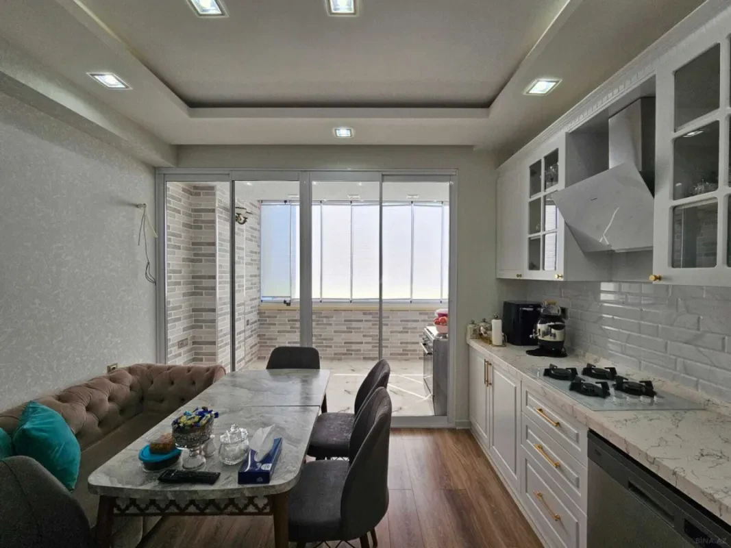 Satılır 3 otaqlı mənzil 133 m²