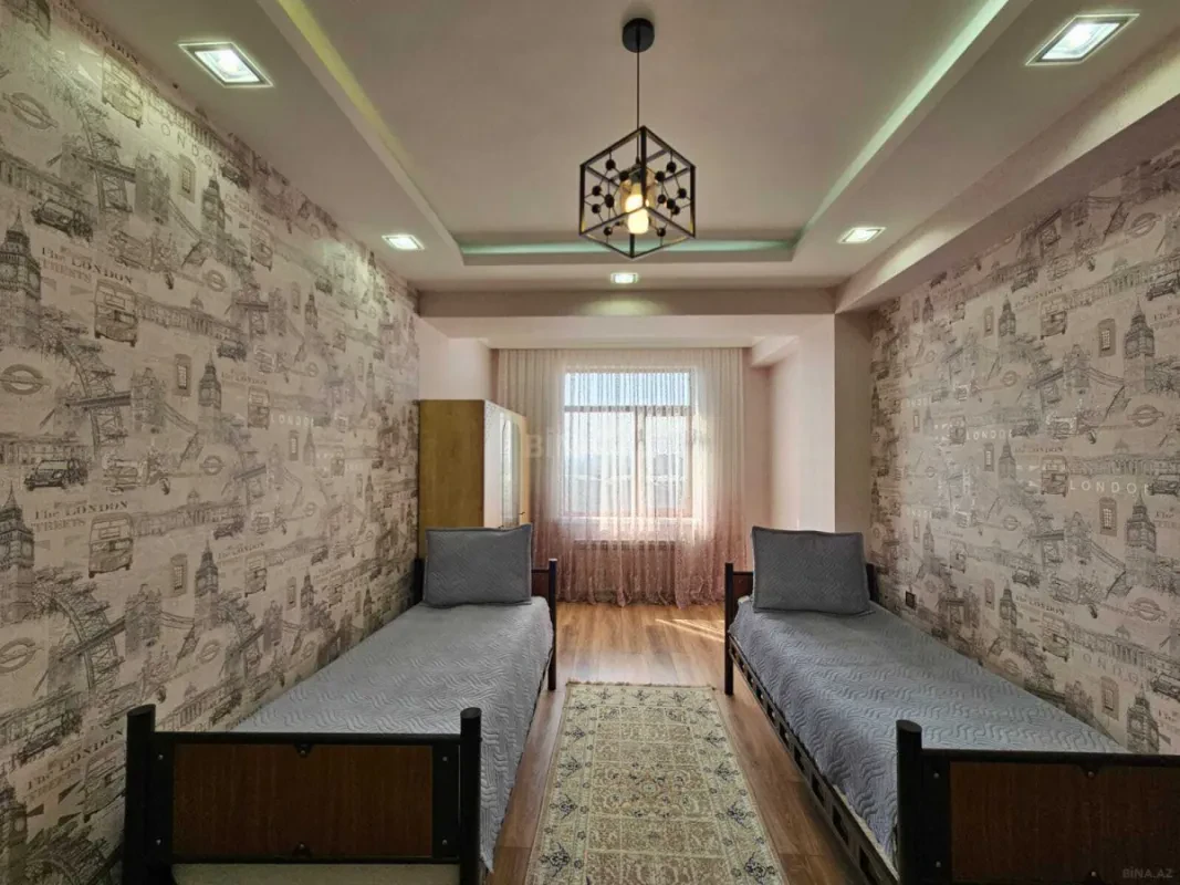 Satılır 3 otaqlı mənzil 133 m²