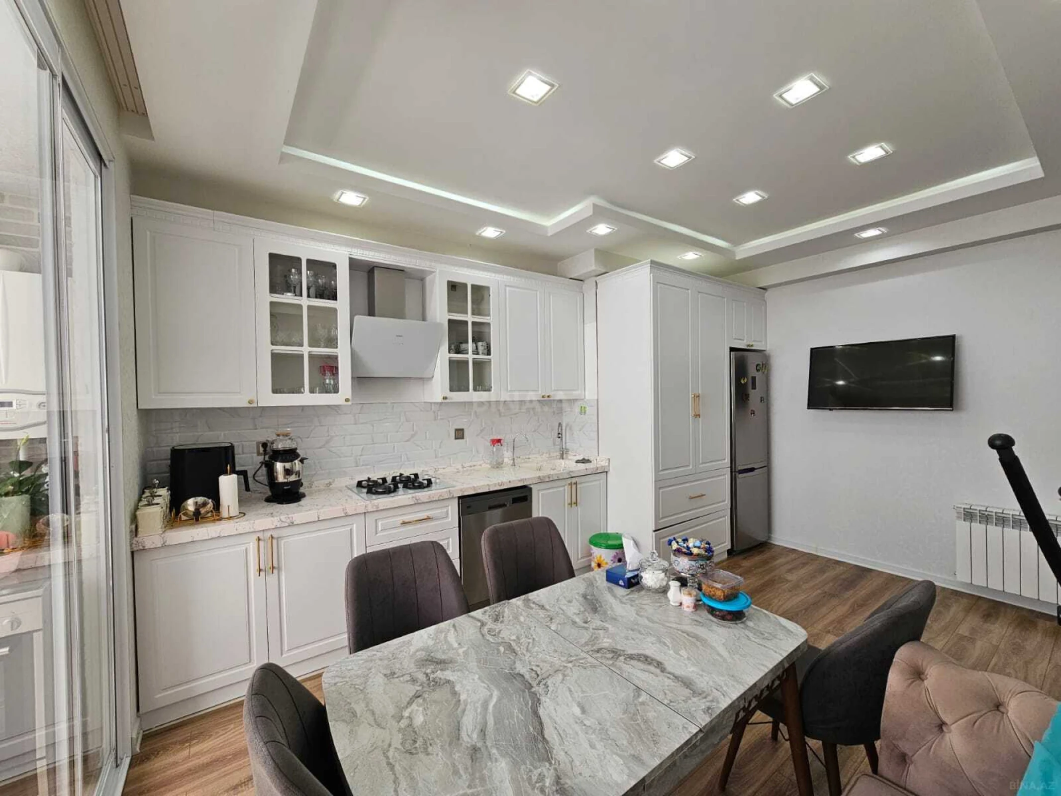 Satılır 3 otaqlı mənzil 133 m²