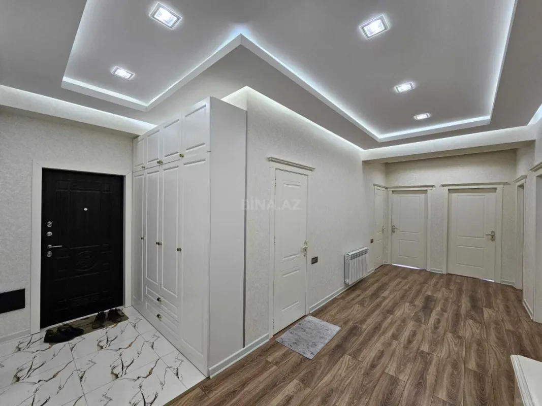 Satılır 3 otaqlı mənzil 133 m²