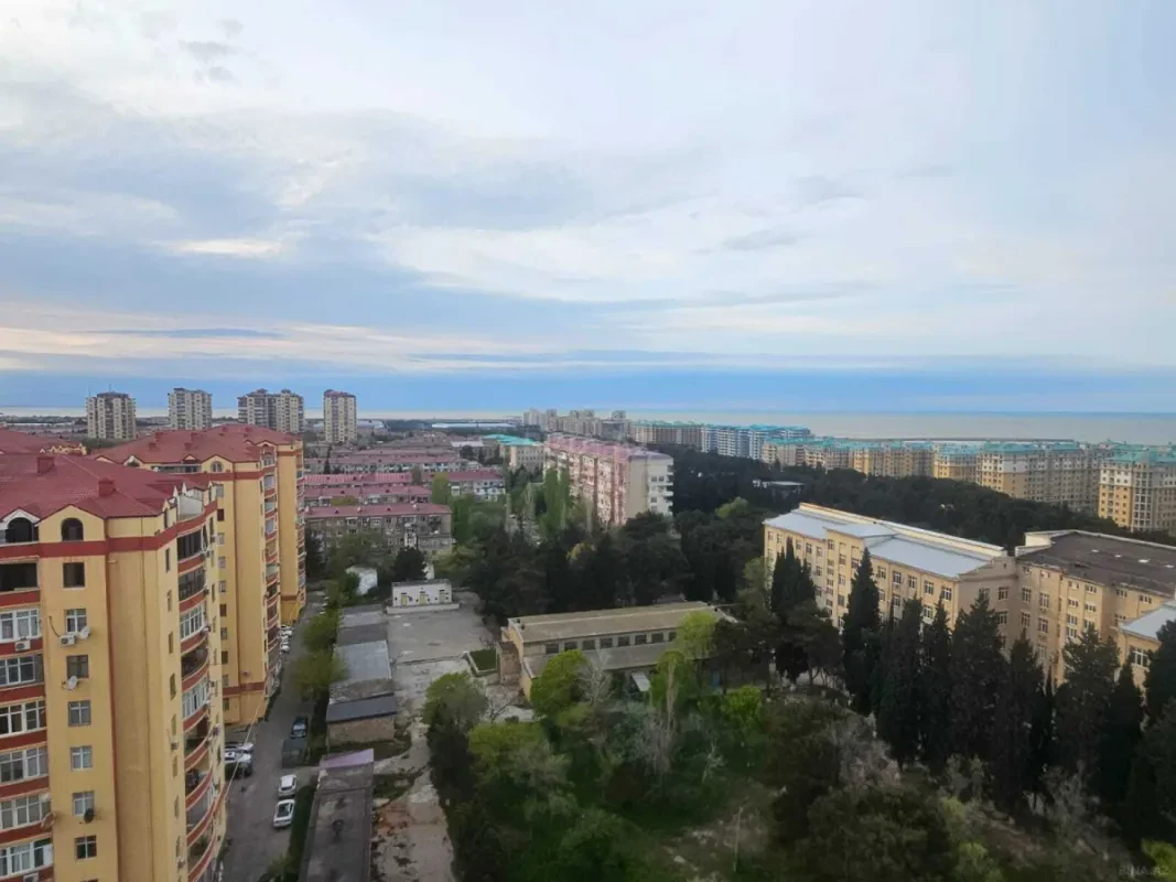 Satılır 3 otaqlı mənzil 133 m²