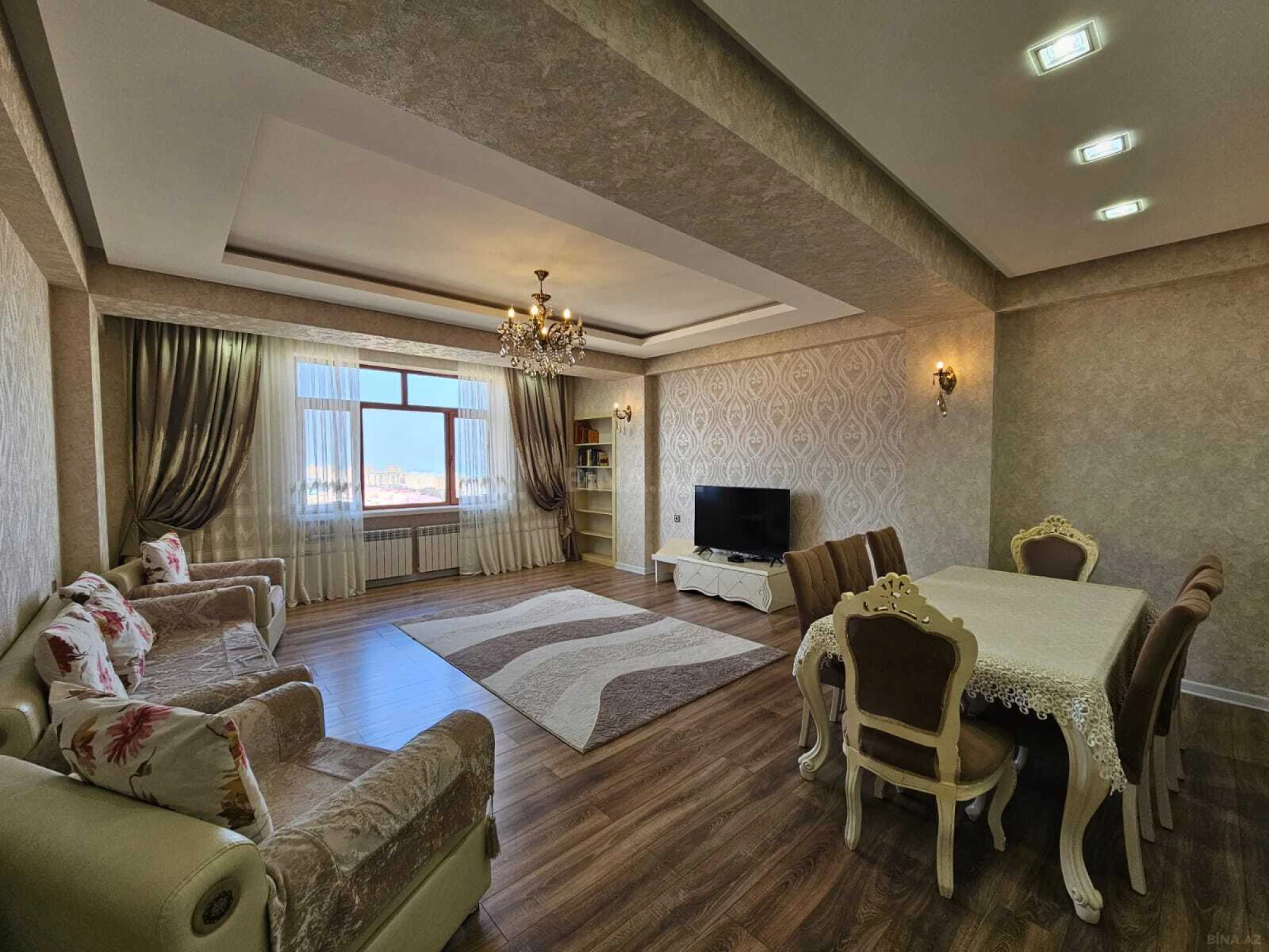 Satılır 3 otaqlı mənzil 133 m²