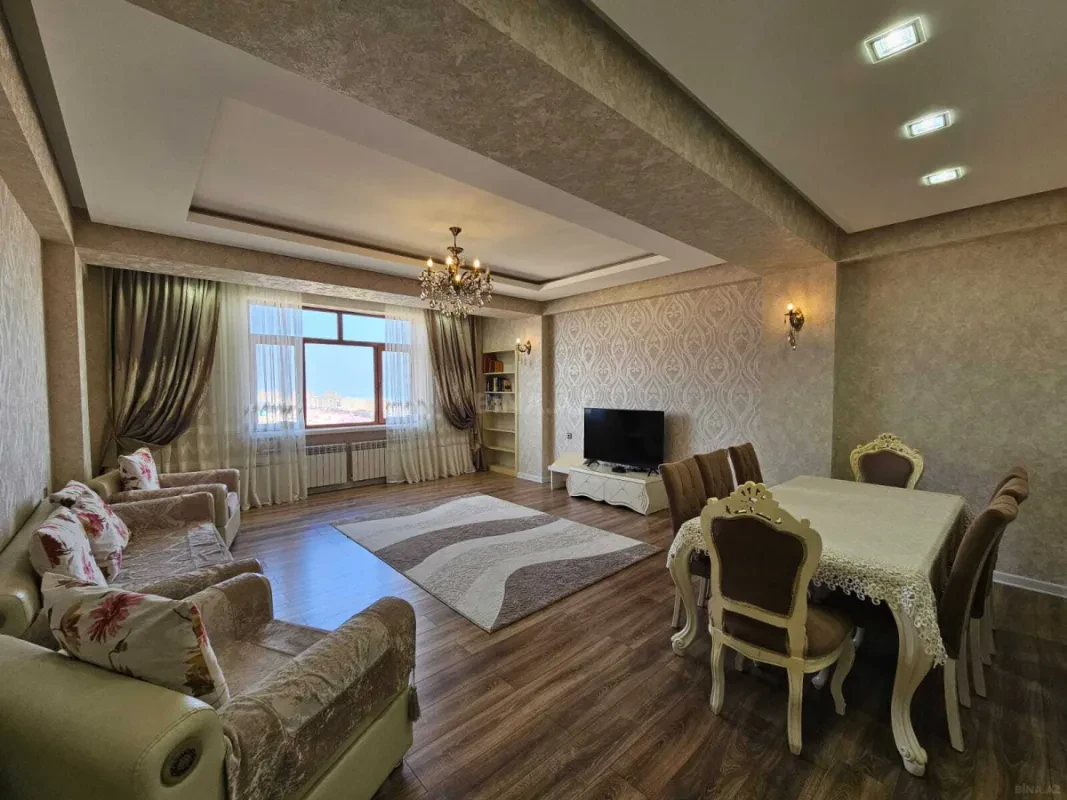 Satılır 3 otaqlı mənzil 133 m²