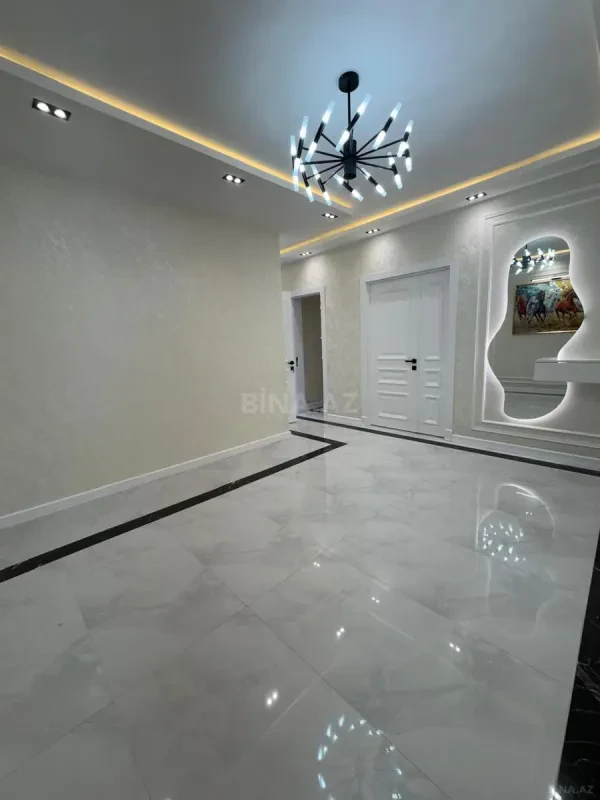 Satılır 3 otaqlı mənzil 135 m²