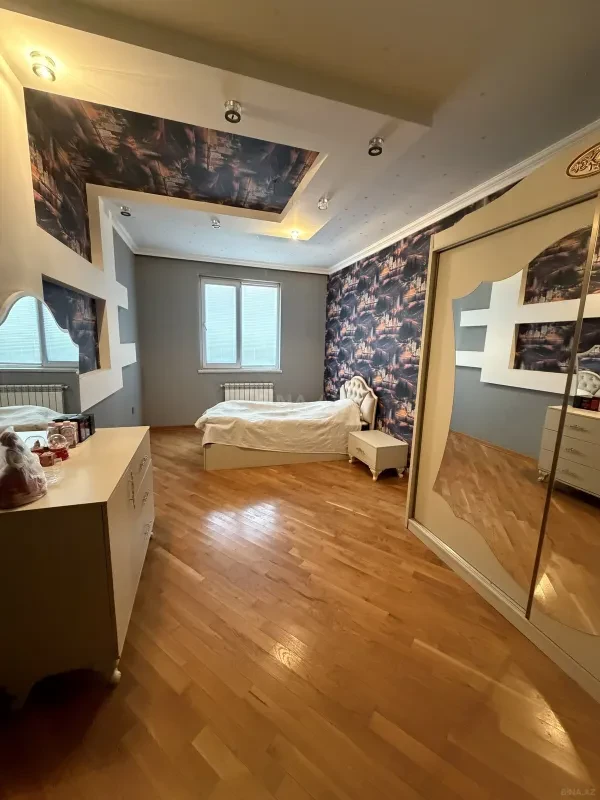 Satılır 3 otaqlı mənzil 112 m²