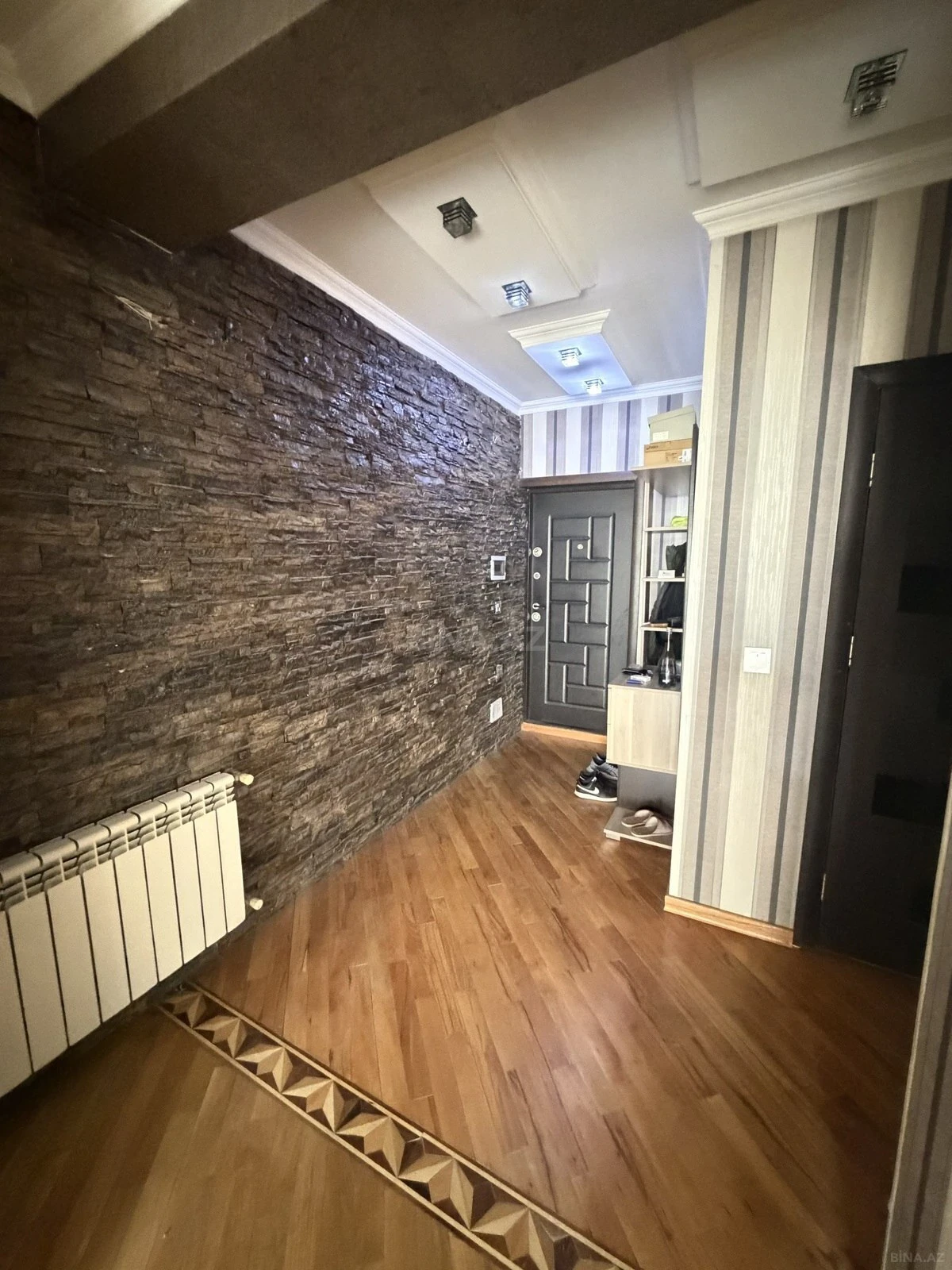 Satılır 3 otaqlı mənzil 112 m²