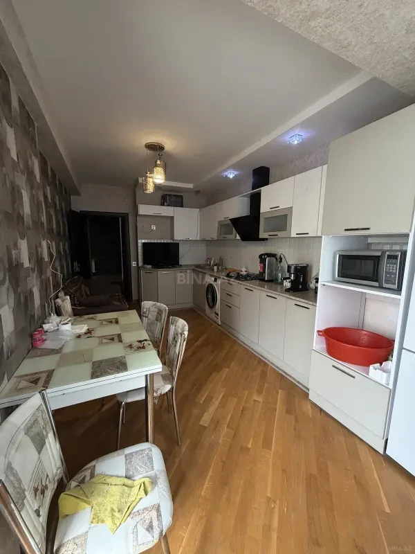 Satılır 3 otaqlı mənzil 112 m²