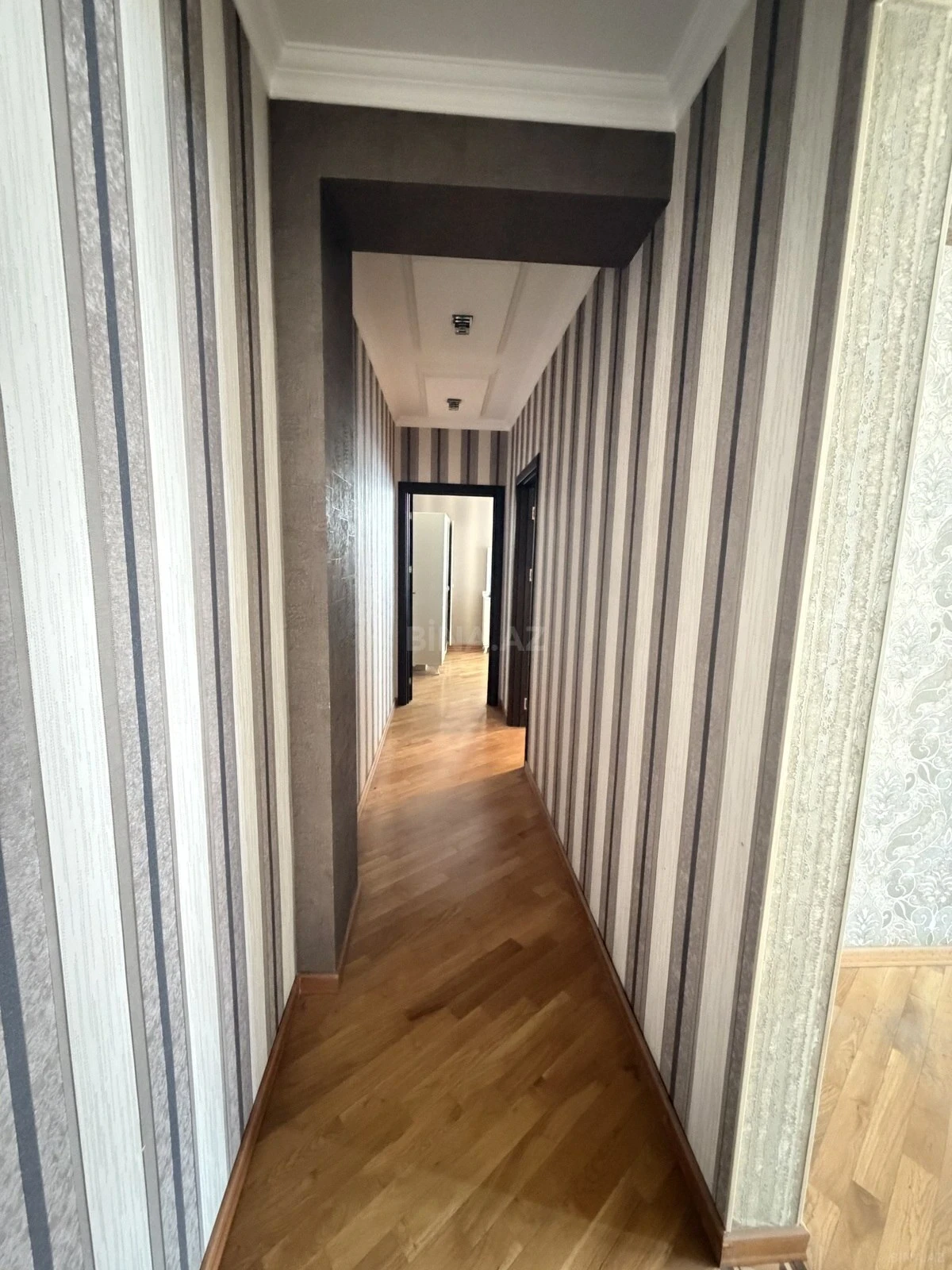 Satılır 3 otaqlı mənzil 112 m²