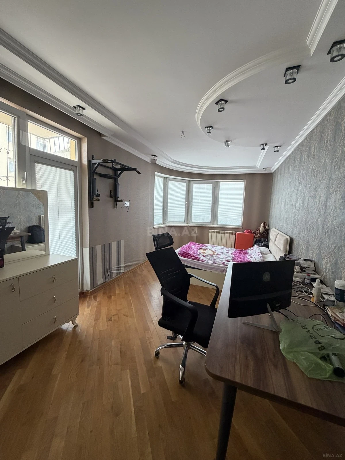 Satılır 3 otaqlı mənzil 112 m²