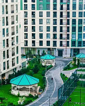 Satılır 4 otaqlı mənzil 172 m²