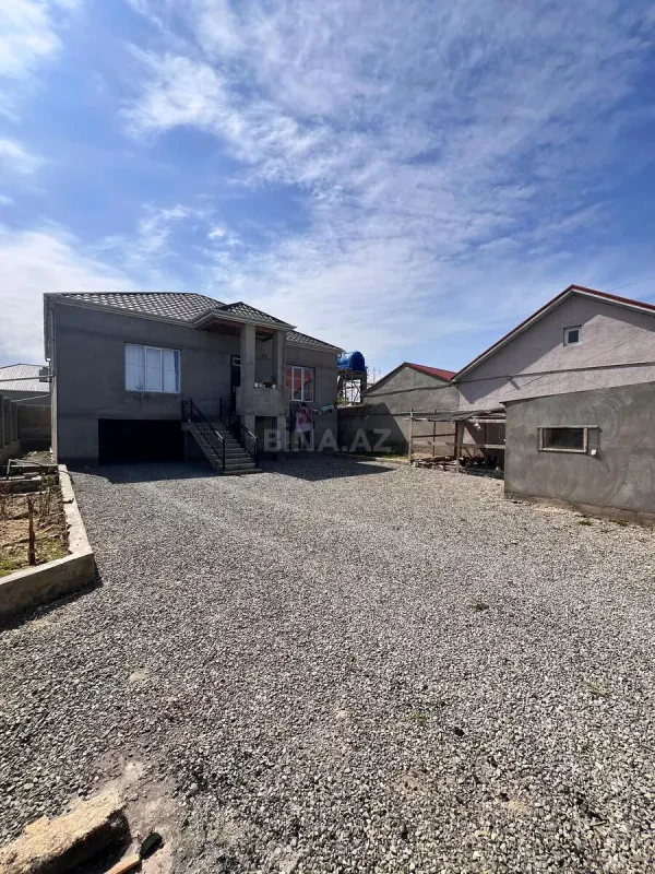 Satılır 4 otaqlı həyət evi 156 m²