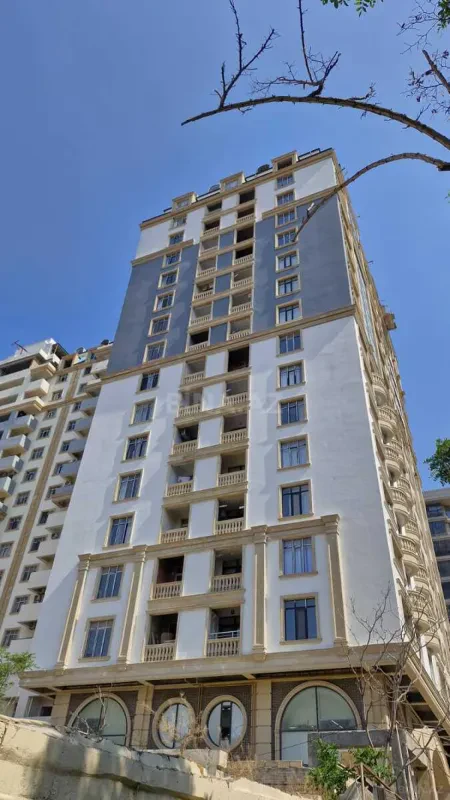 Satılır 3 otaqlı mənzil 146 m²