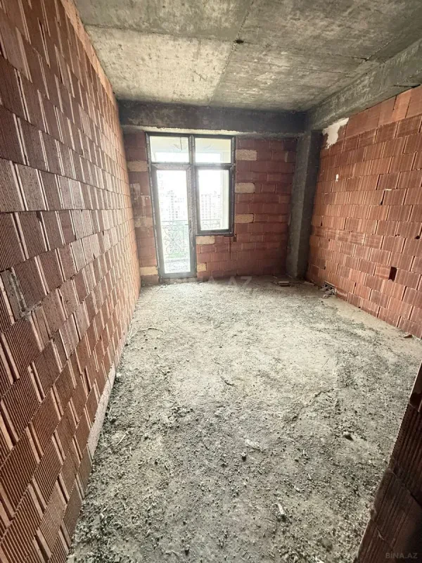 Satılır 3 otaqlı mənzil 146 m²