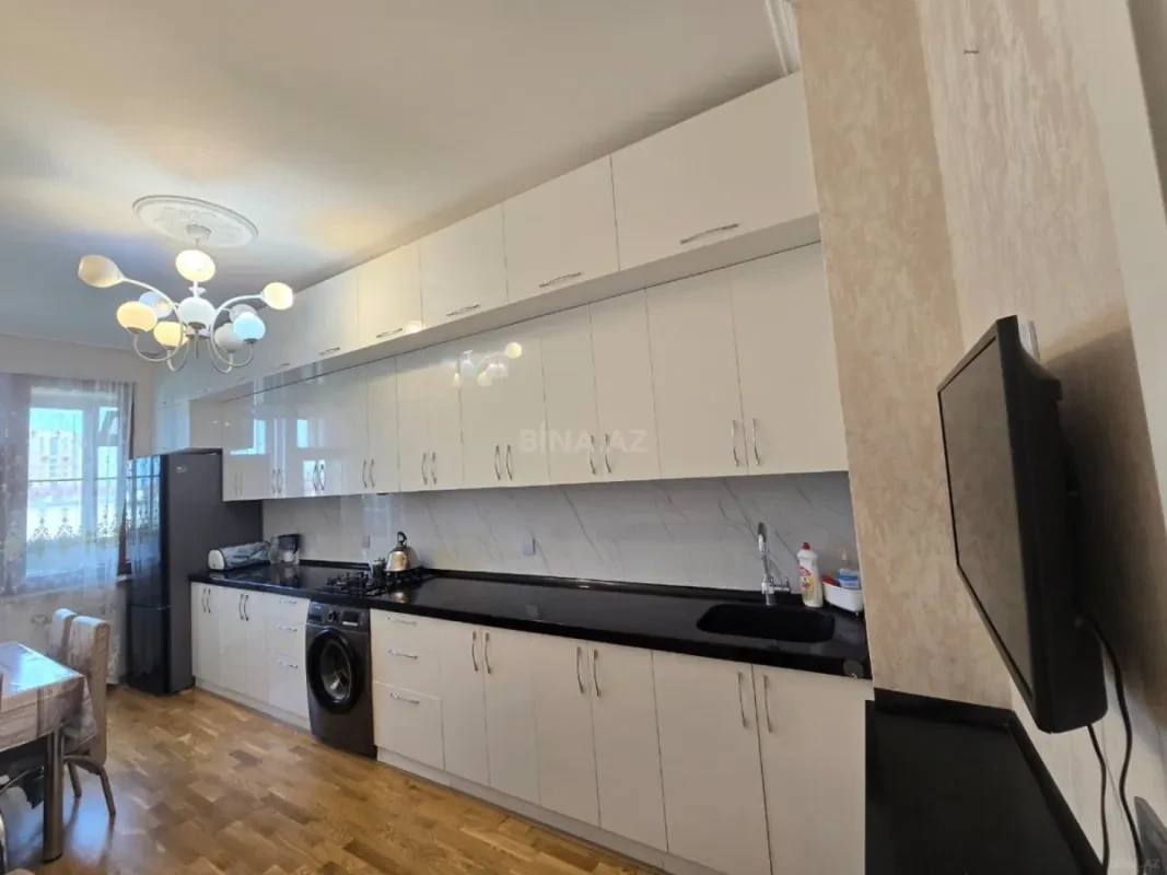 Satılır 3 otaqlı mənzil 112 m²