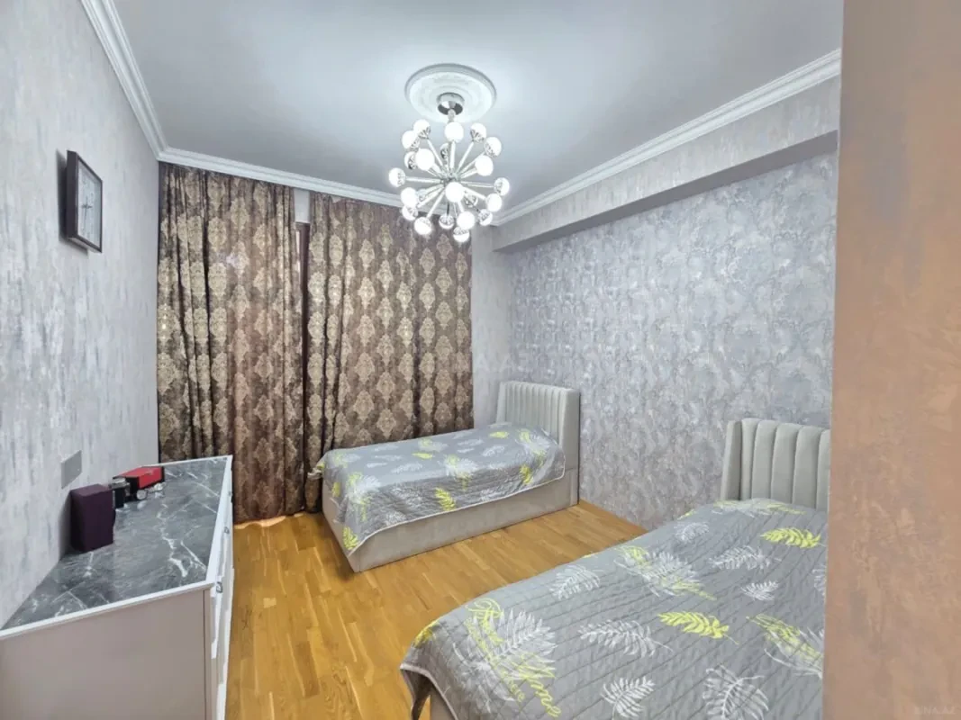 Satılır 3 otaqlı mənzil 112 m²