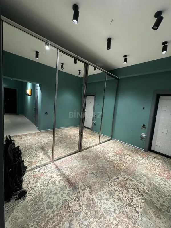 Satılır 3 otaqlı mənzil 126 m²