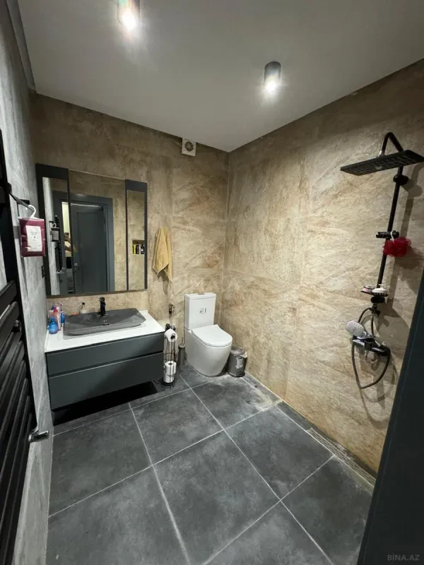 Satılır 3 otaqlı mənzil 126 m²