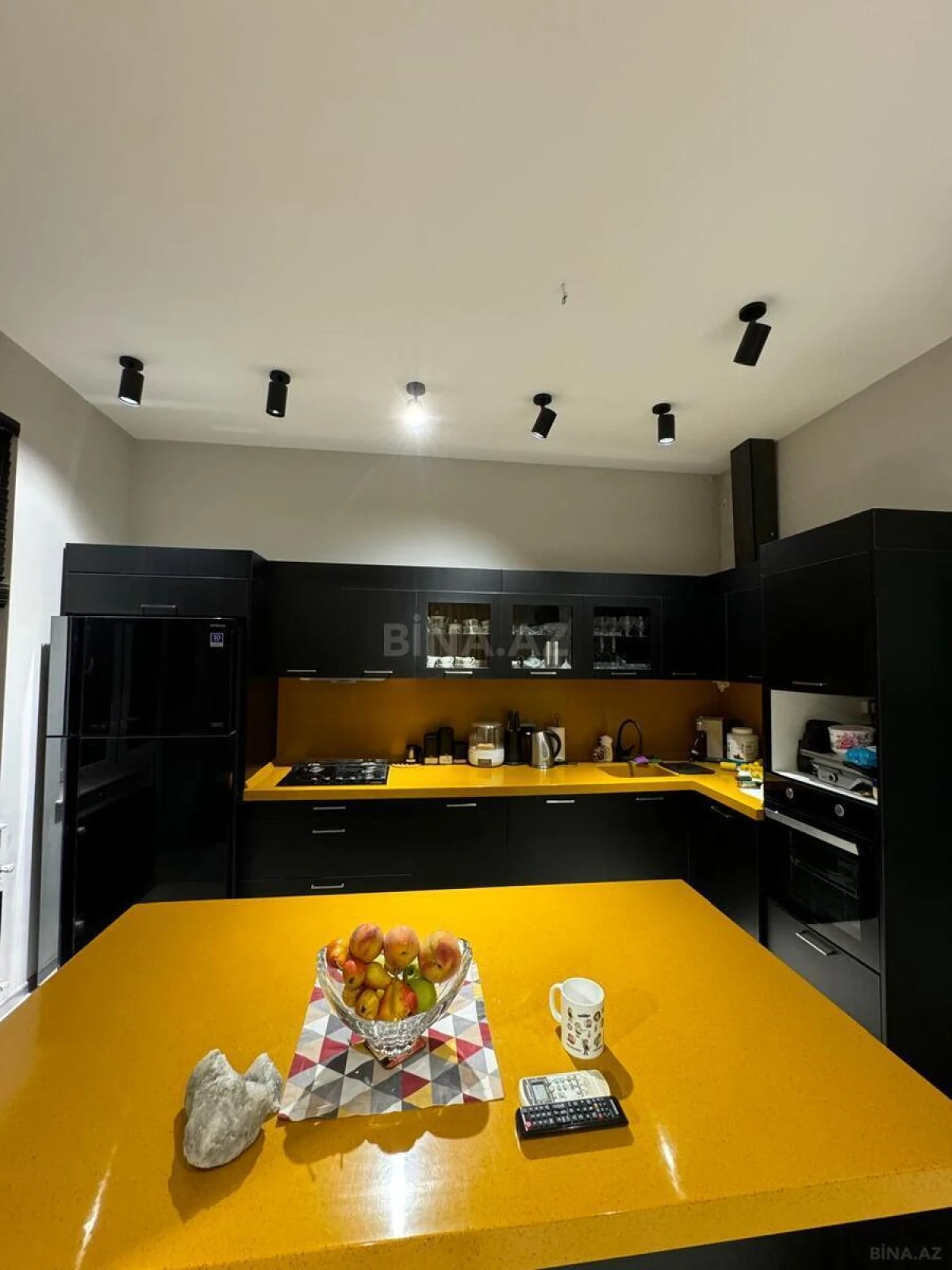Satılır 3 otaqlı mənzil 126 m²