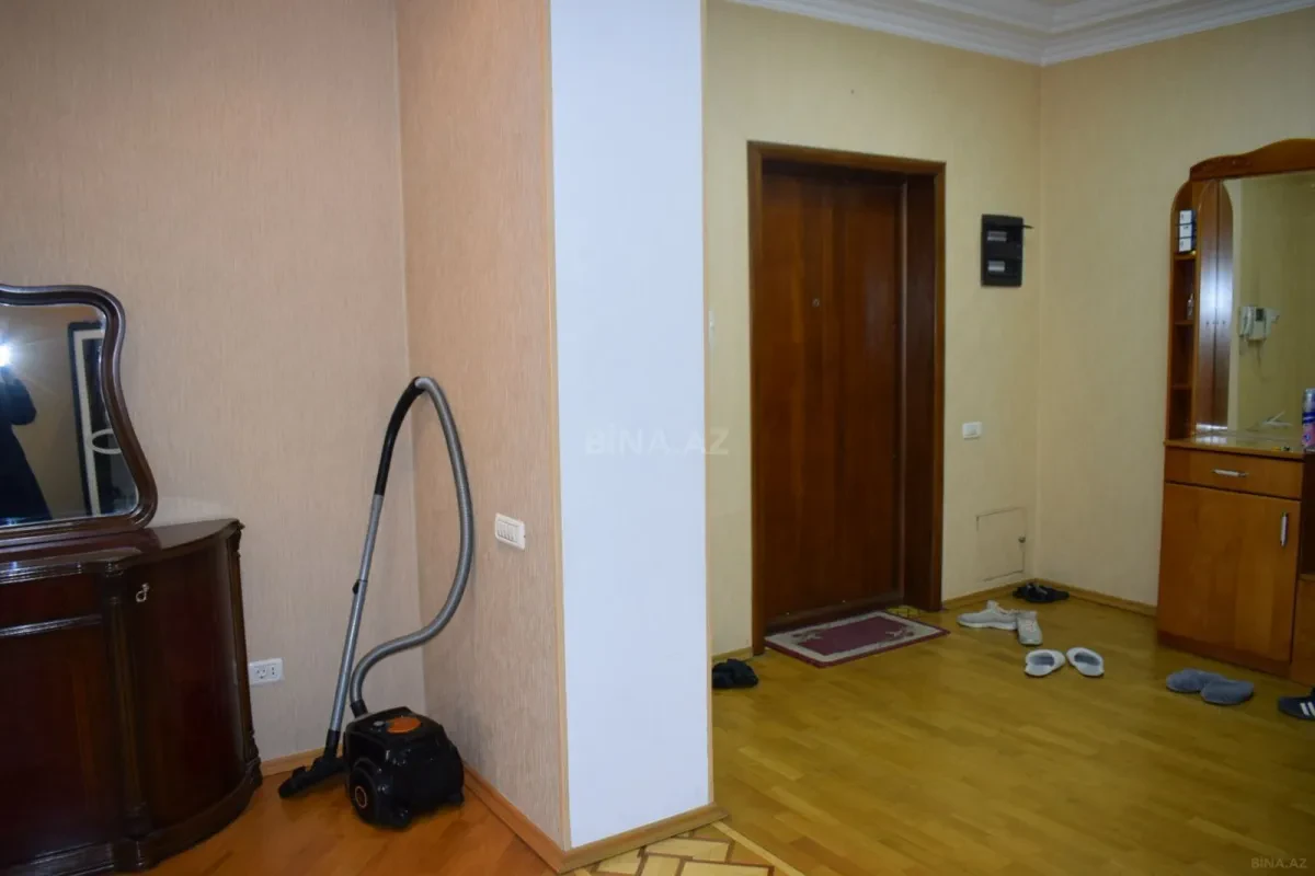 Kirayə verilir 3 otaqlı mənzil 145 m²