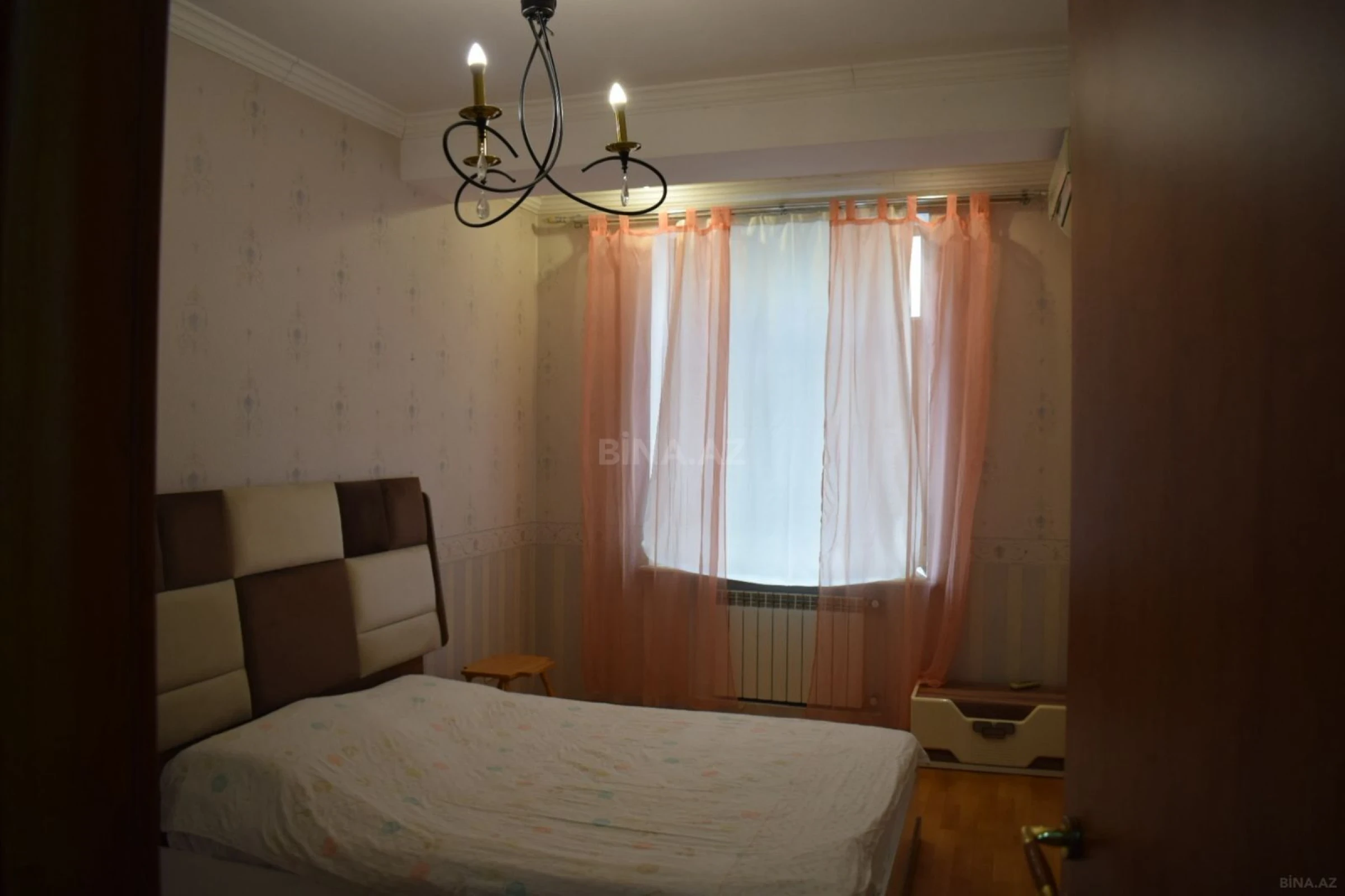 Kirayə verilir 3 otaqlı mənzil 145 m²