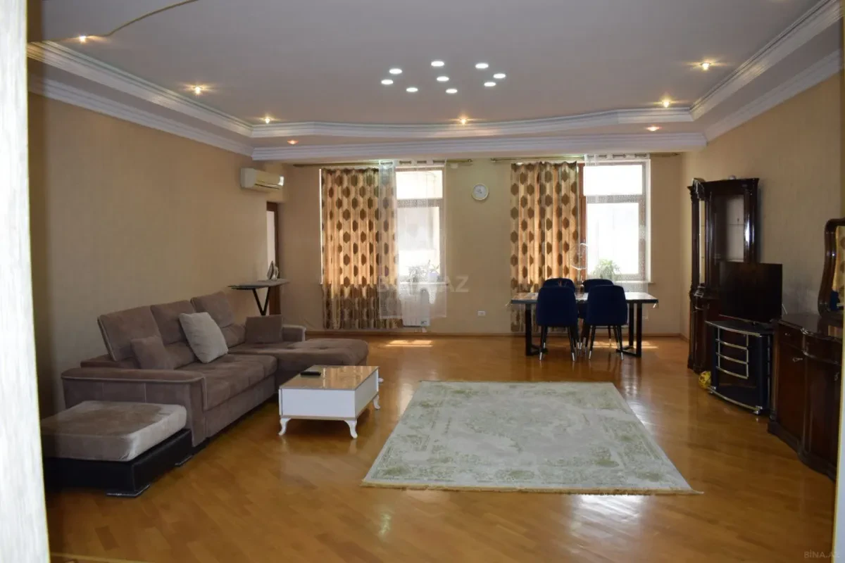 Kirayə verilir 3 otaqlı mənzil 145 m²