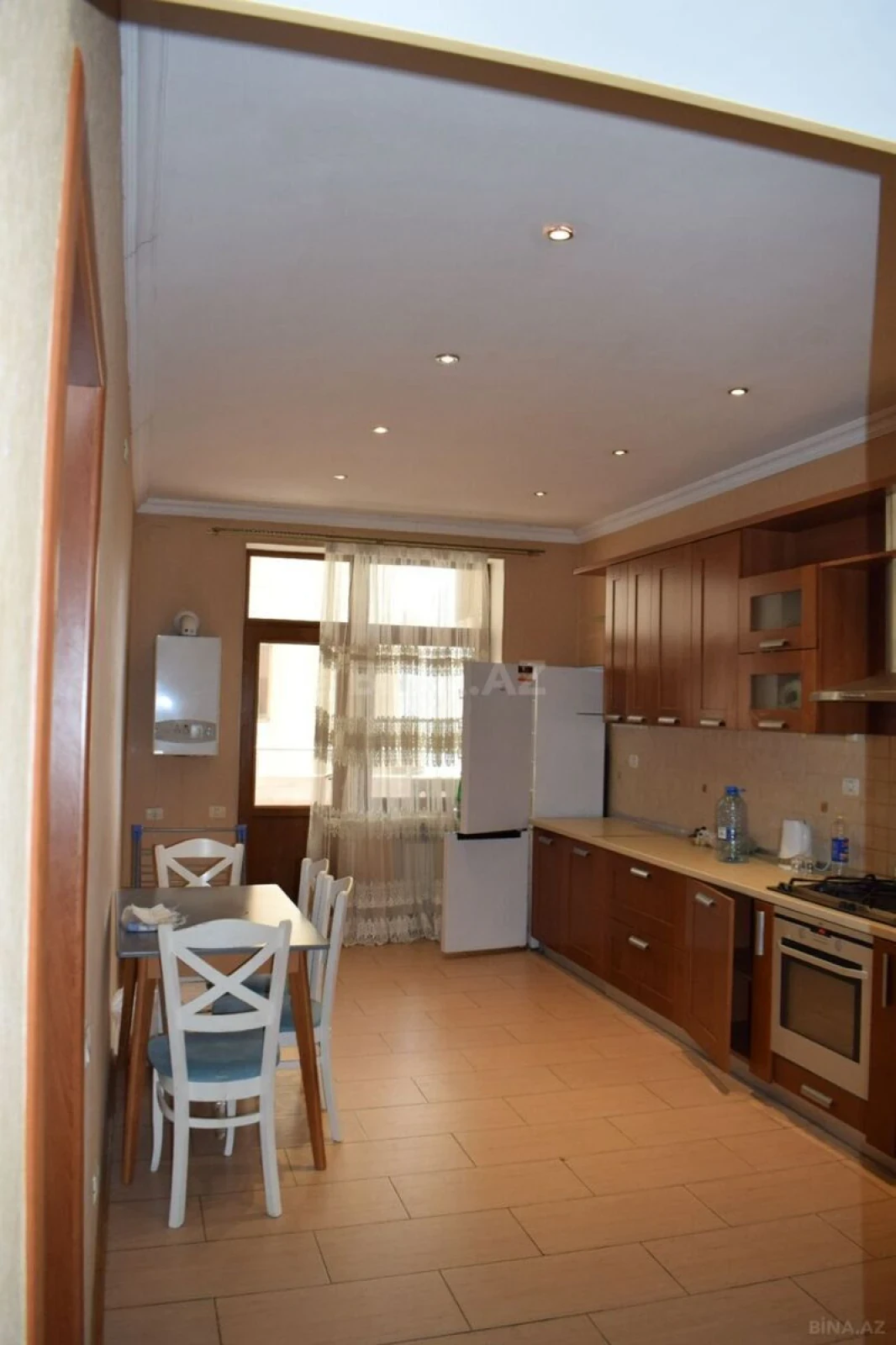 Kirayə verilir 3 otaqlı mənzil 145 m²