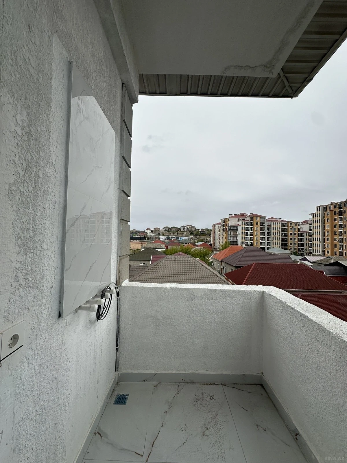 Satılır 2 otaqlı mənzil 49 m²