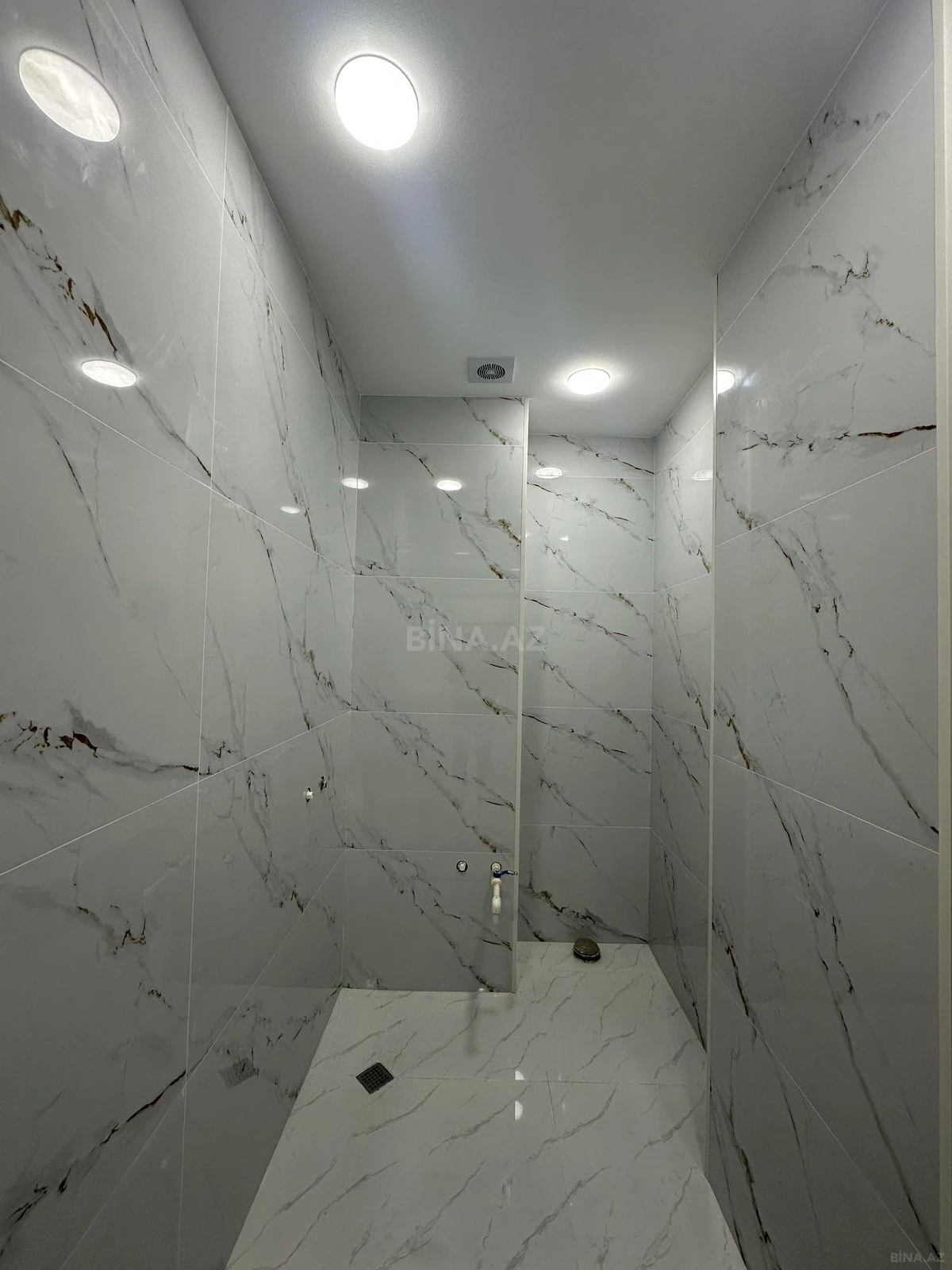 Satılır 2 otaqlı mənzil 49 m²