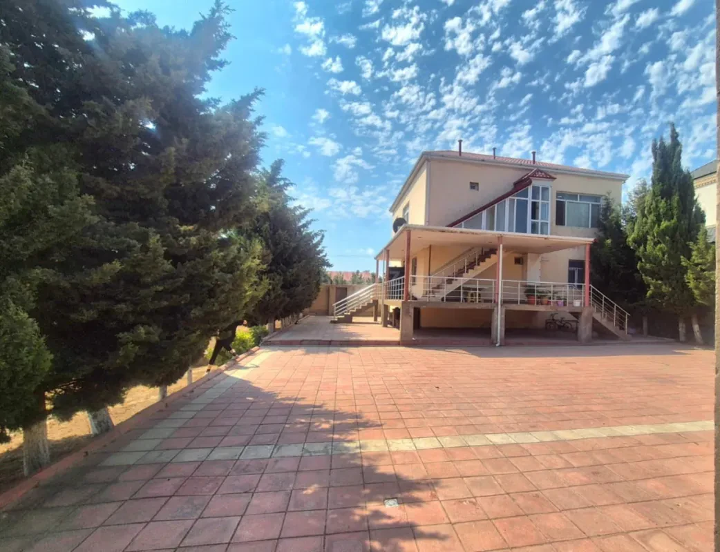 Satılır 6 otaqlı həyət evi 162 m²