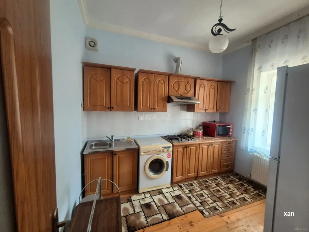 Satılır 6 otaqlı həyət evi 162 m²