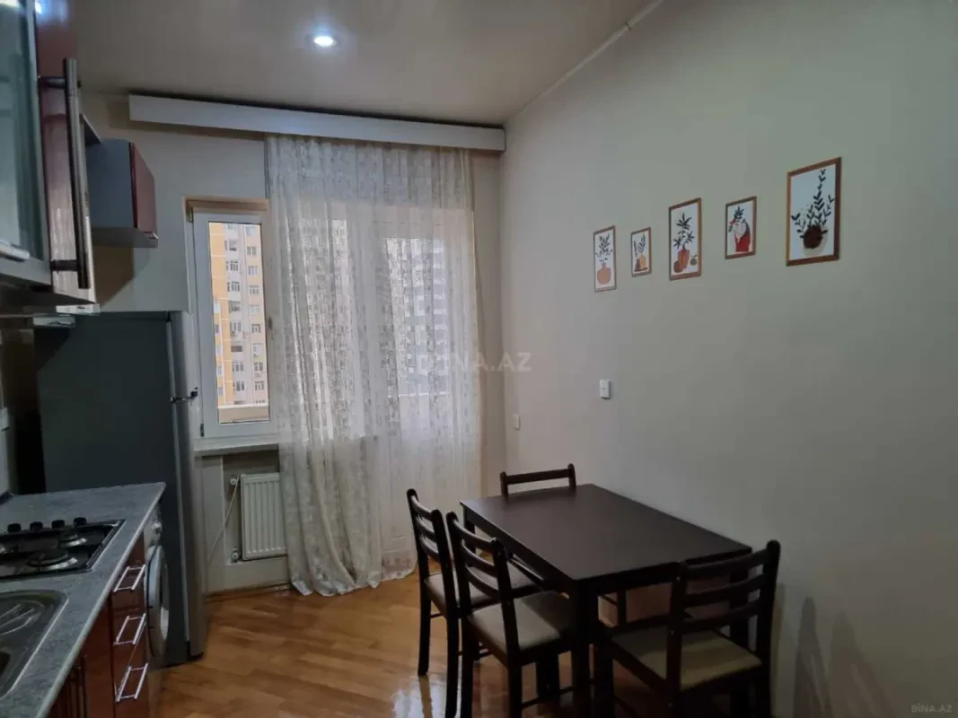 Kirayə verilir 2 otaqlı mənzil 90 m²