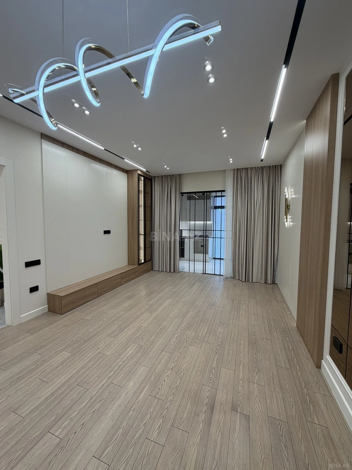 Satılır 3 otaqlı mənzil 103 m²