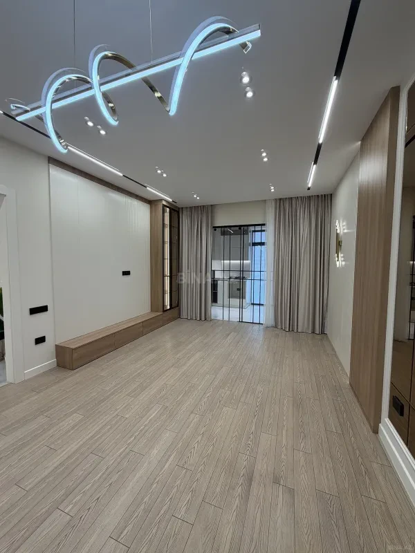 Satılır 3 otaqlı mənzil 103 m²