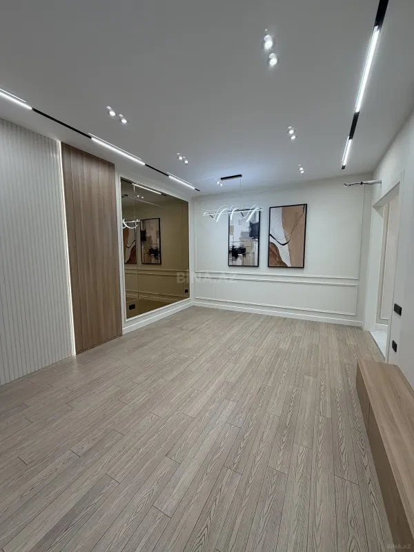 Satılır 3 otaqlı mənzil 103 m²