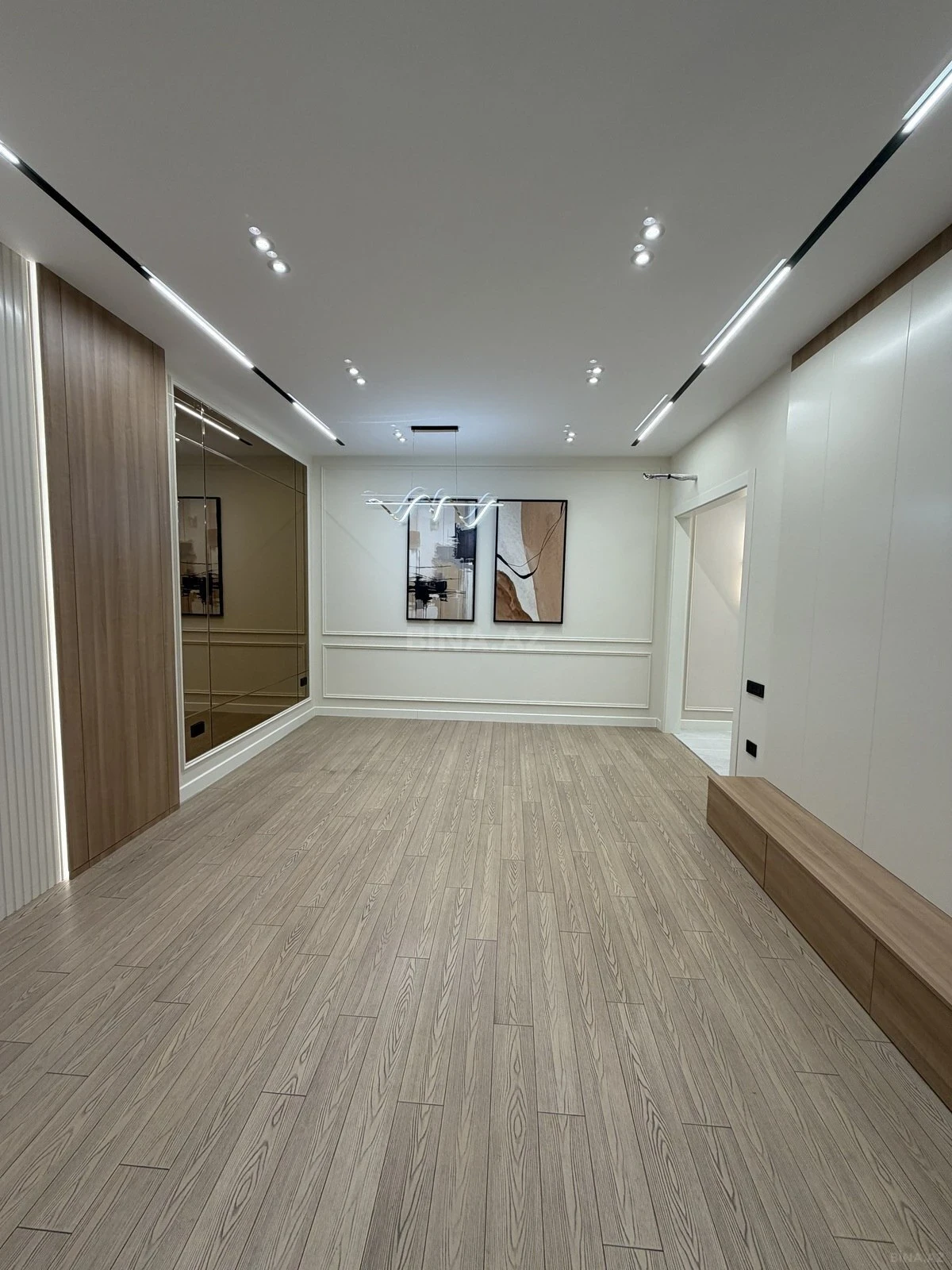 Satılır 3 otaqlı mənzil 103 m²