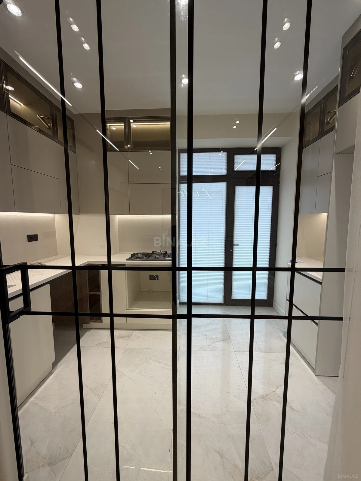 Satılır 3 otaqlı mənzil 103 m²