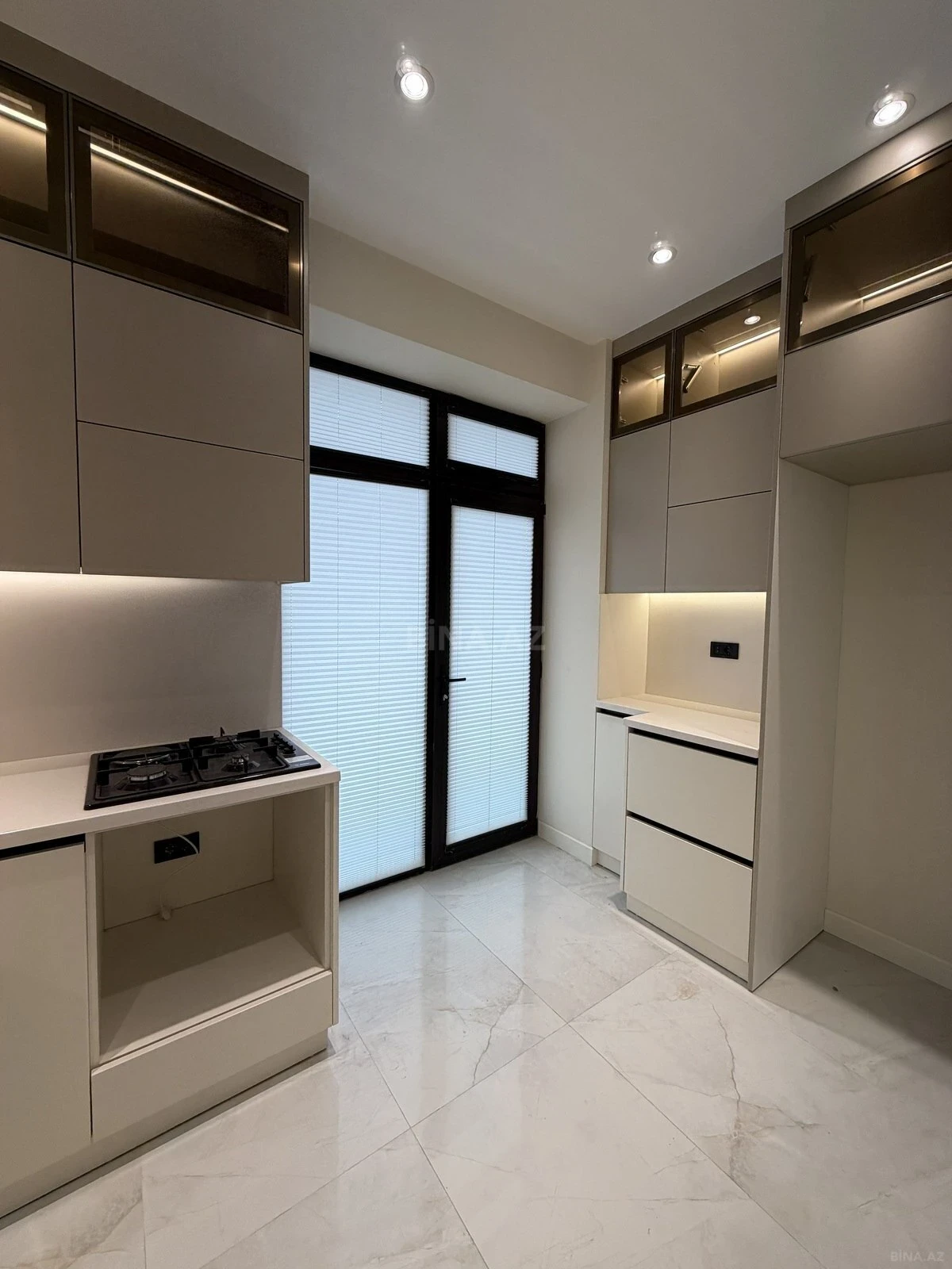 Satılır 3 otaqlı mənzil 103 m²