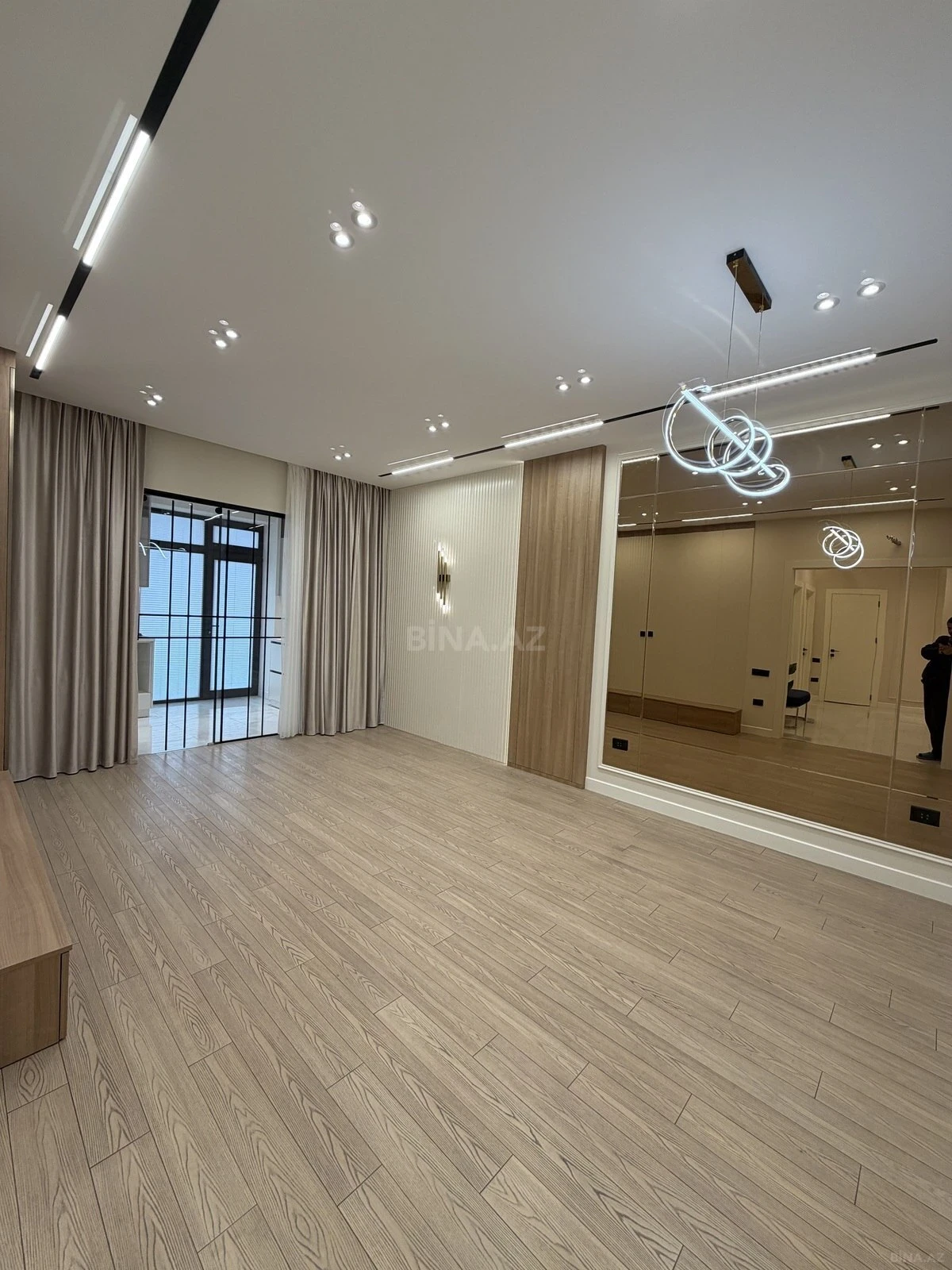 Satılır 3 otaqlı mənzil 103 m²