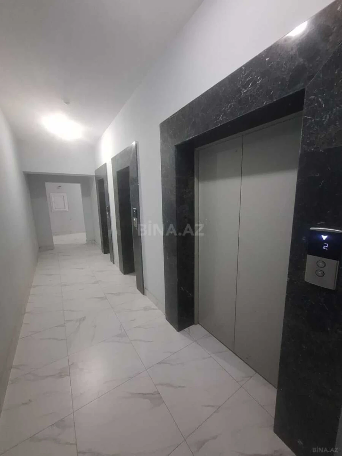 Satılır 2 otaqlı mənzil 81 m²