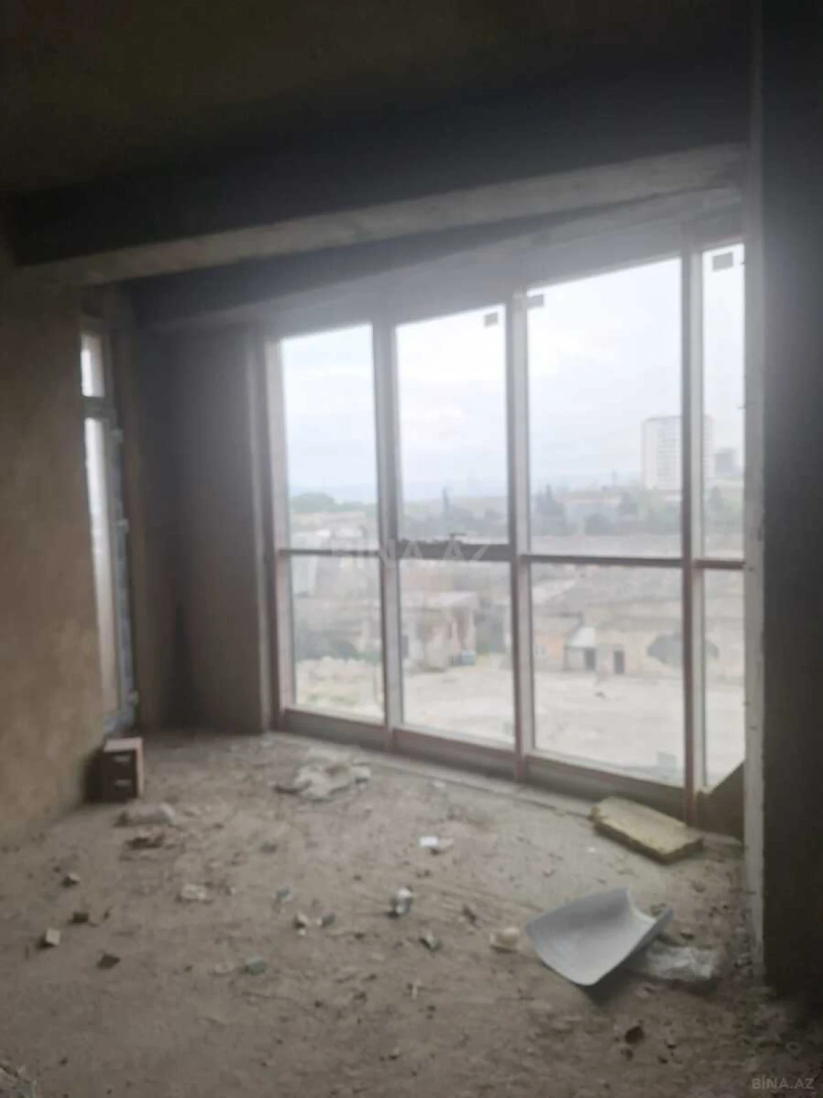 Satılır 2 otaqlı mənzil 81 m²