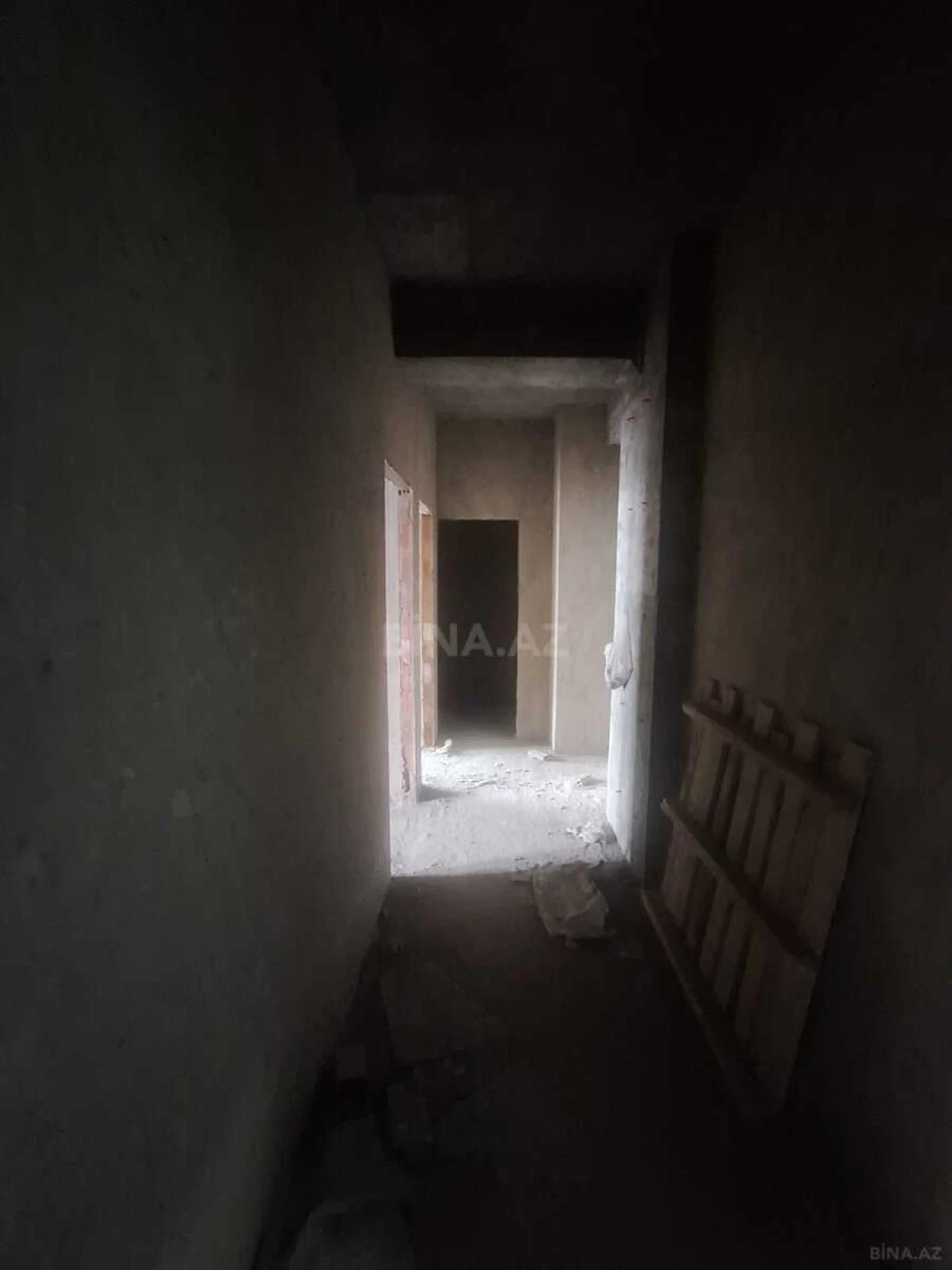 Satılır 2 otaqlı mənzil 81 m²